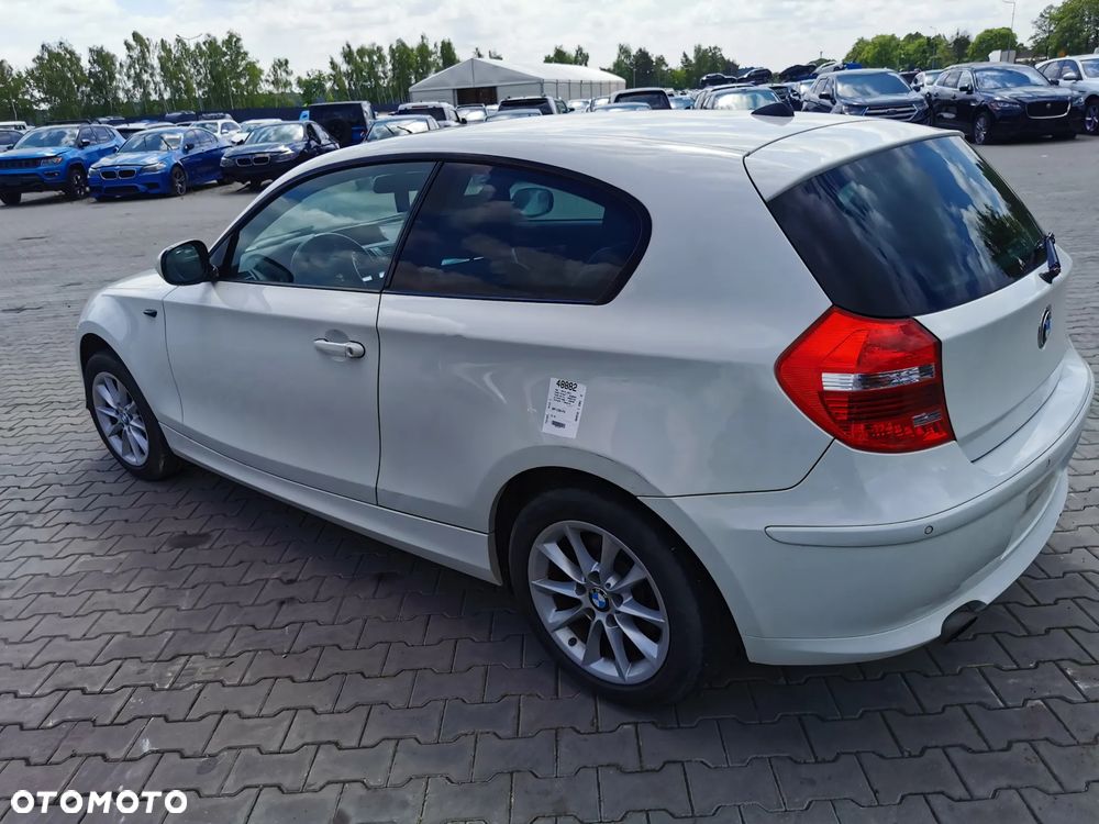 BMW Seria 1 120i Edition Sport - 10
