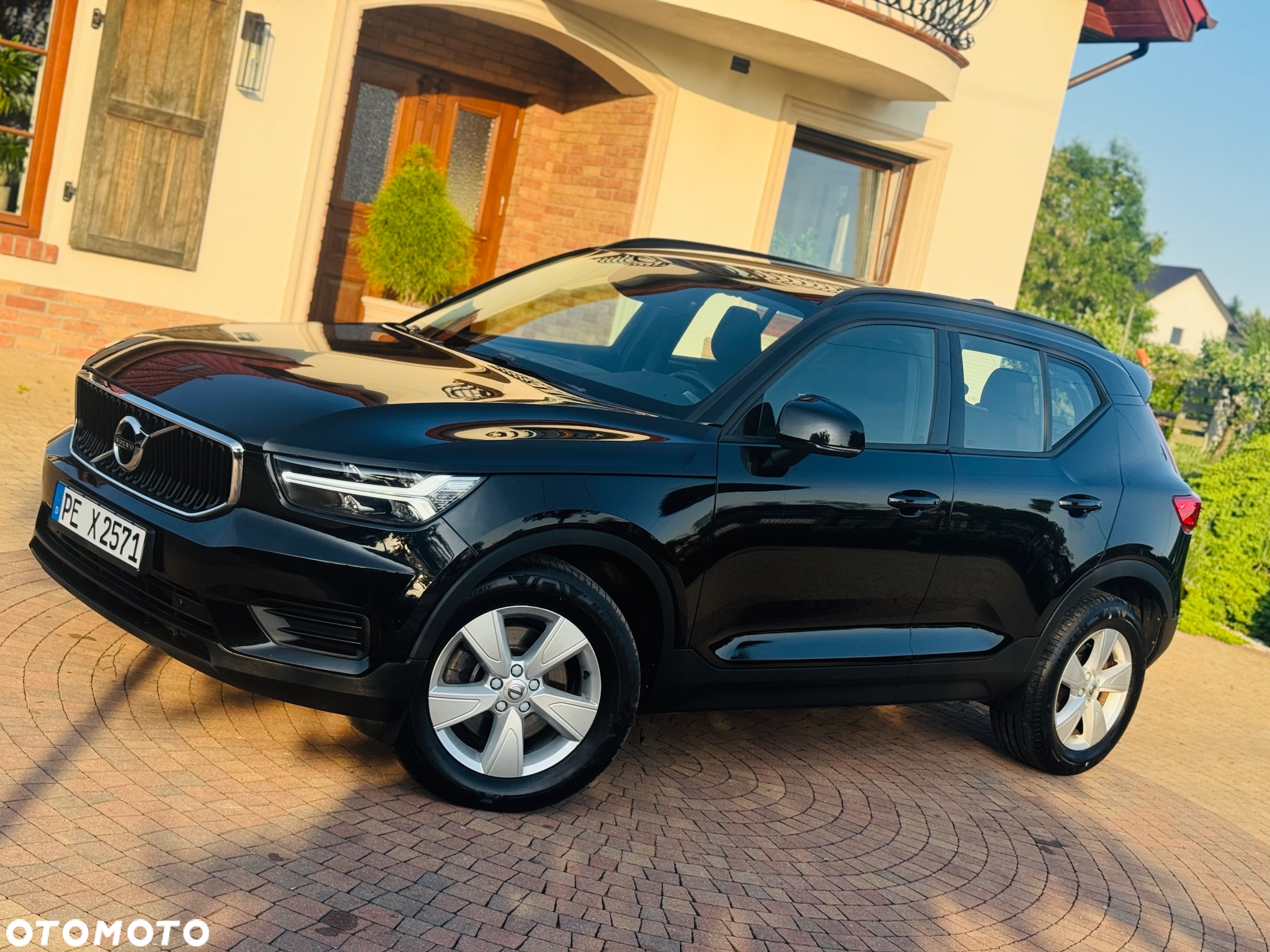 Volvo XC 40 D3 Momentum Pro - 2