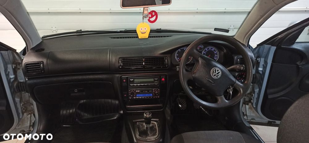 Volkswagen Passat 1.9 TDI Comfortline - 16