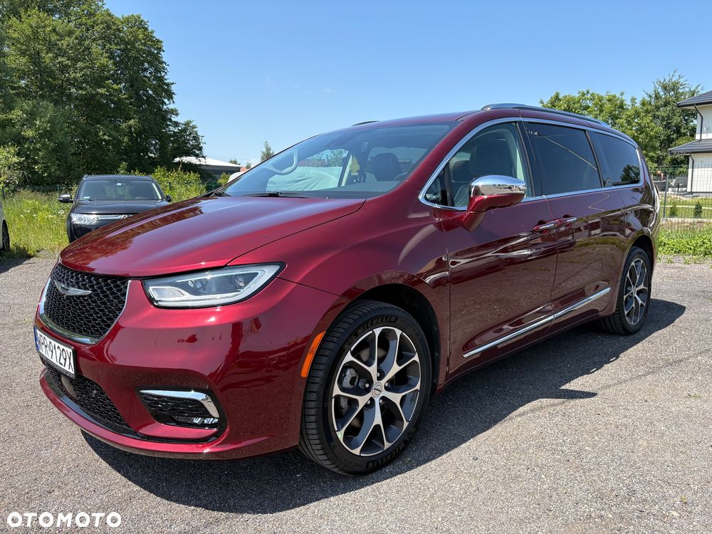 Chrysler Pacifica - 1