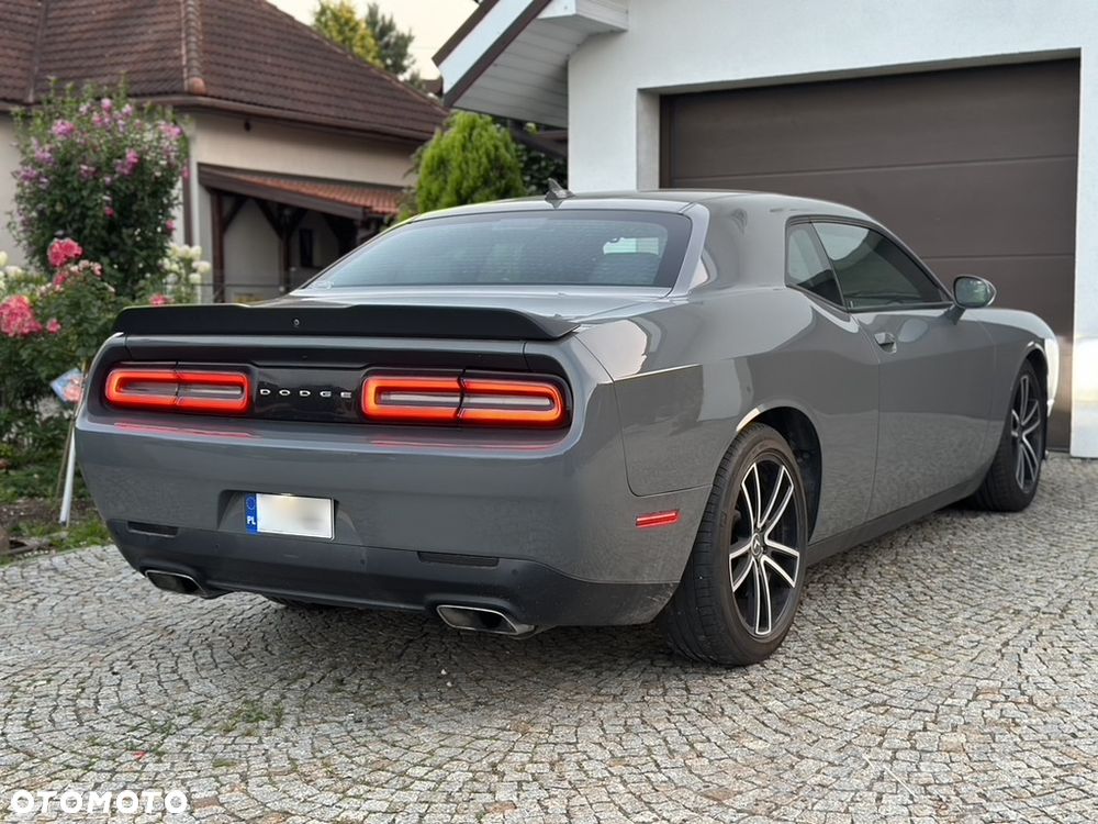 Dodge Challenger - 4