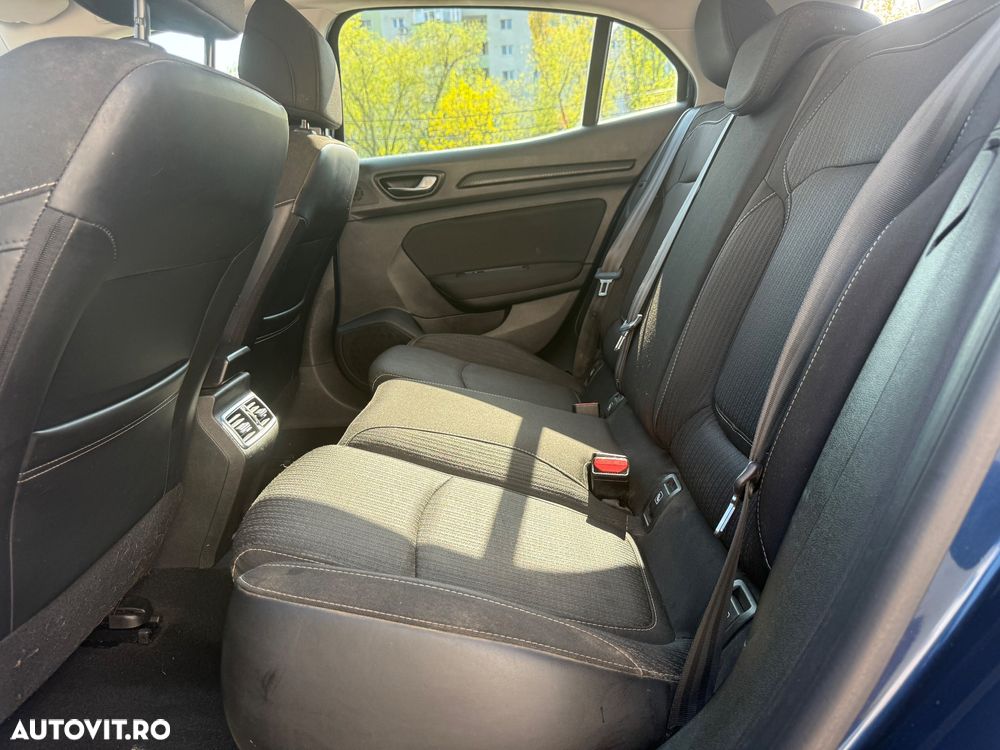 Renault Megane TCE GPF Life - 21