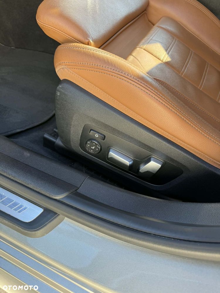 BMW Seria 3 330i M Sport sport - 13