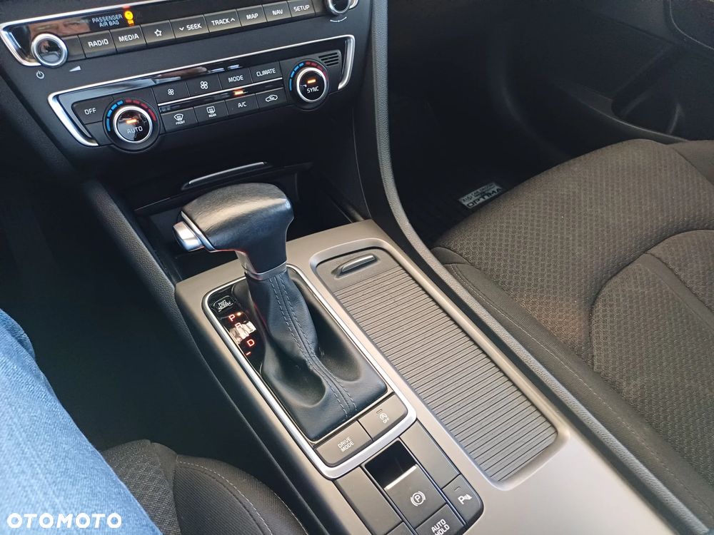 Kia Optima 1.6 CRDI SCR M DCT - 24