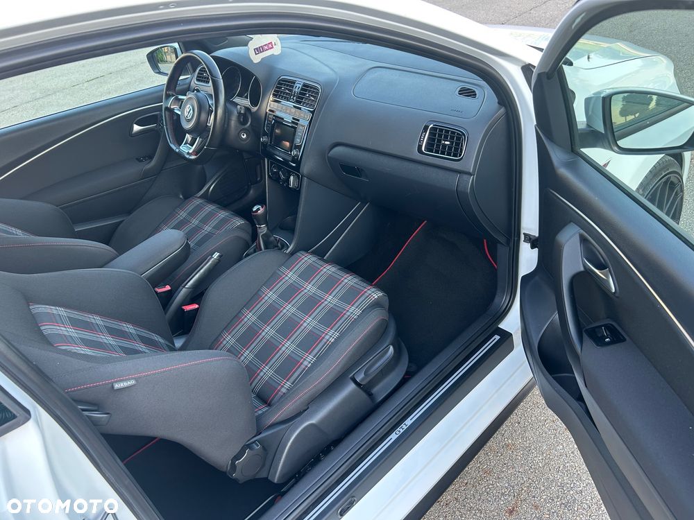 Volkswagen Polo - 12
