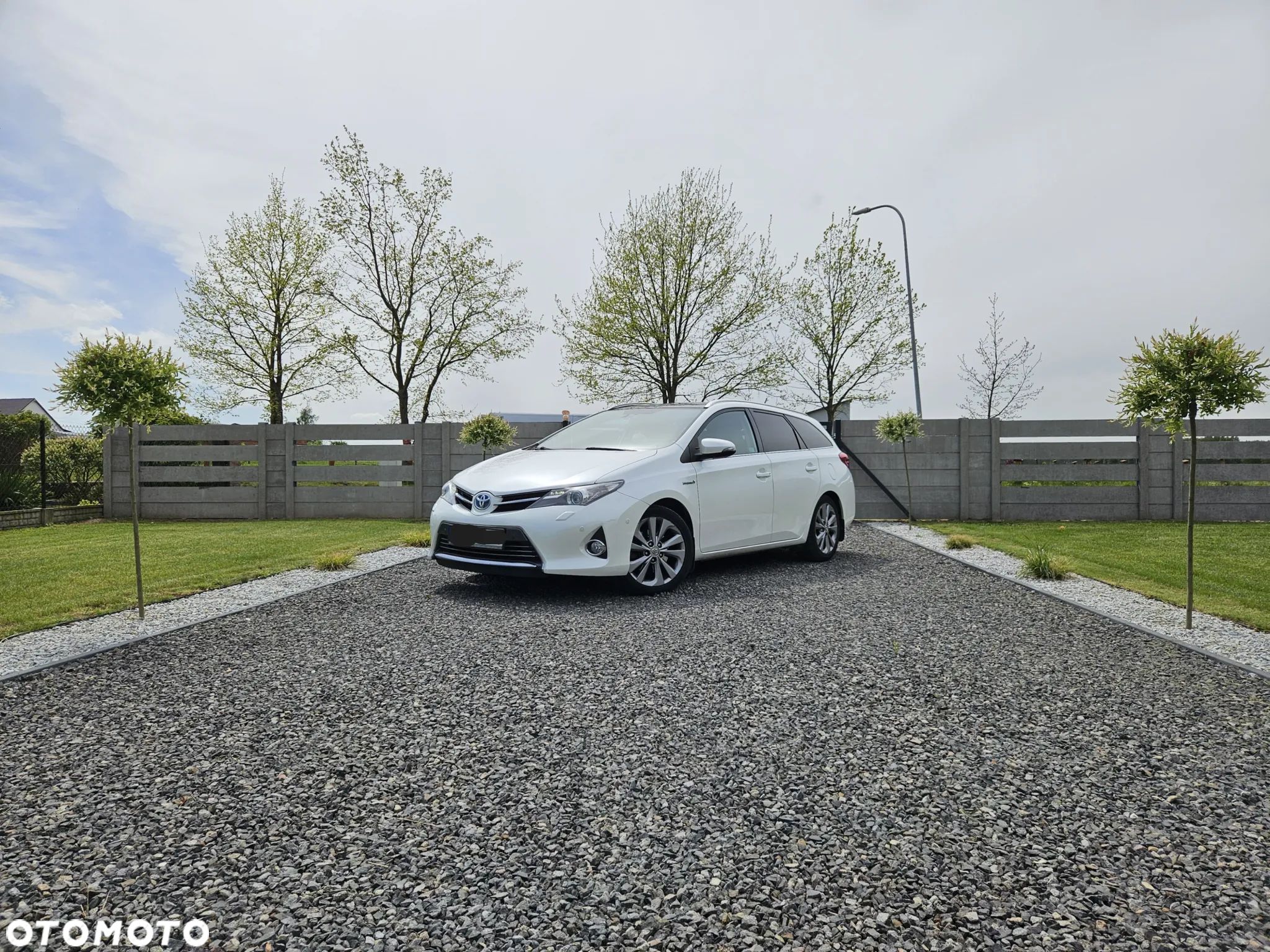 Toyota Auris Hybrid 135 Prestige - 1