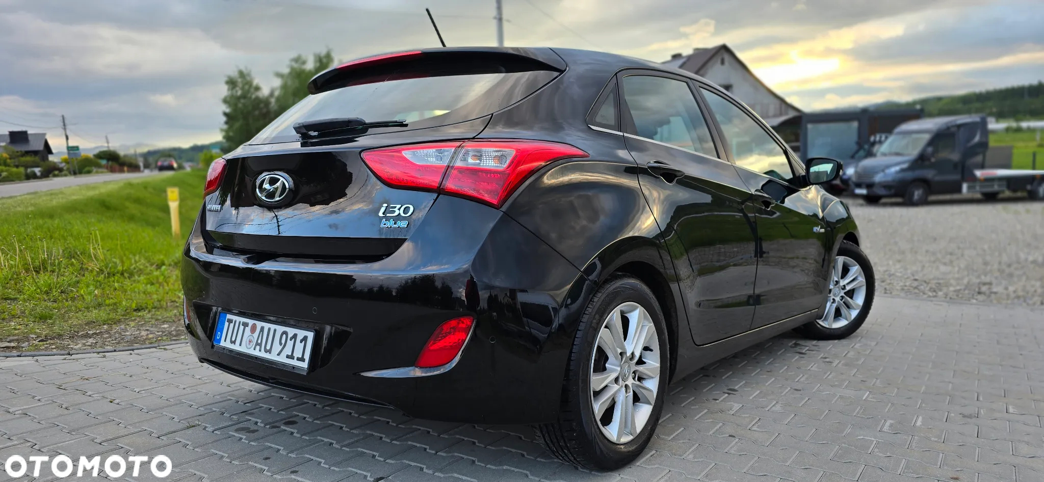 Hyundai i30 blue 1.6 CRDi Trend - 4