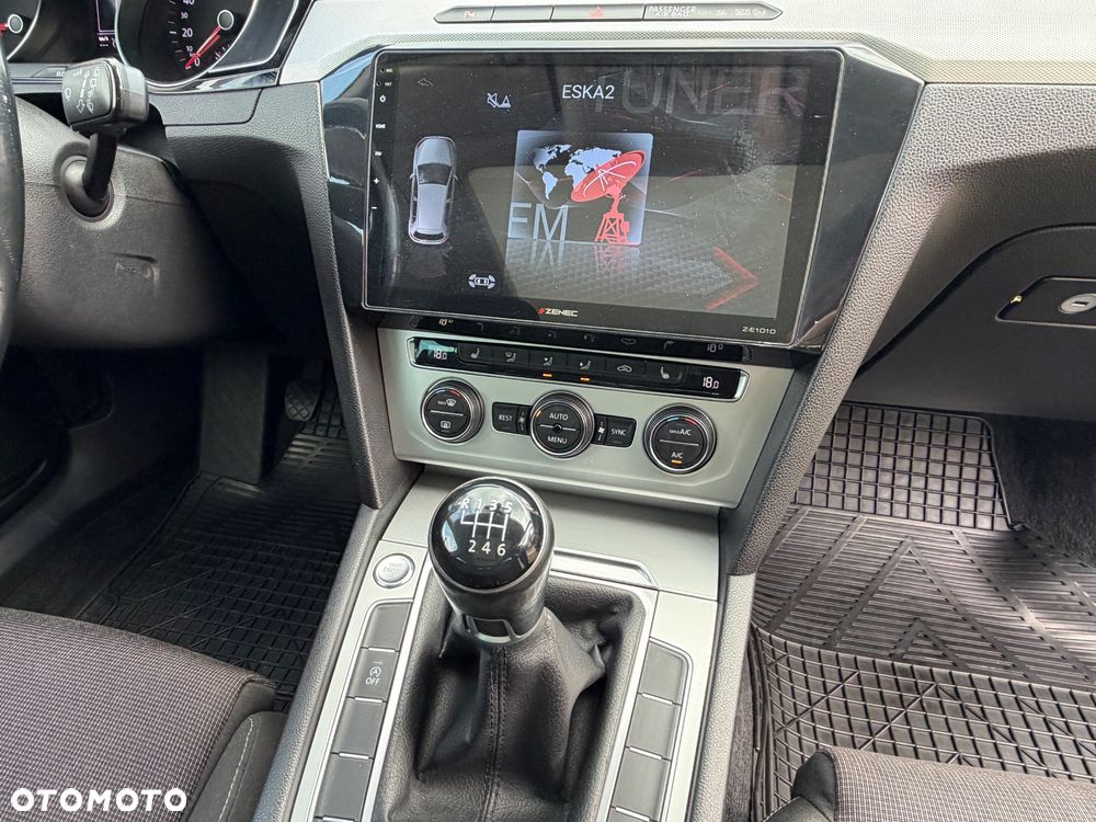 Volkswagen Passat - 20