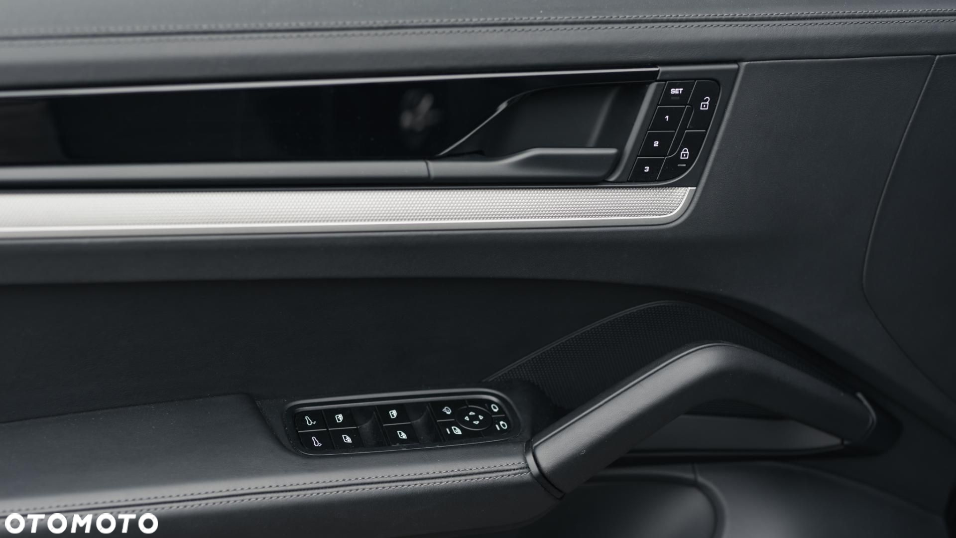 Porsche Cayenne Coupe S - 30