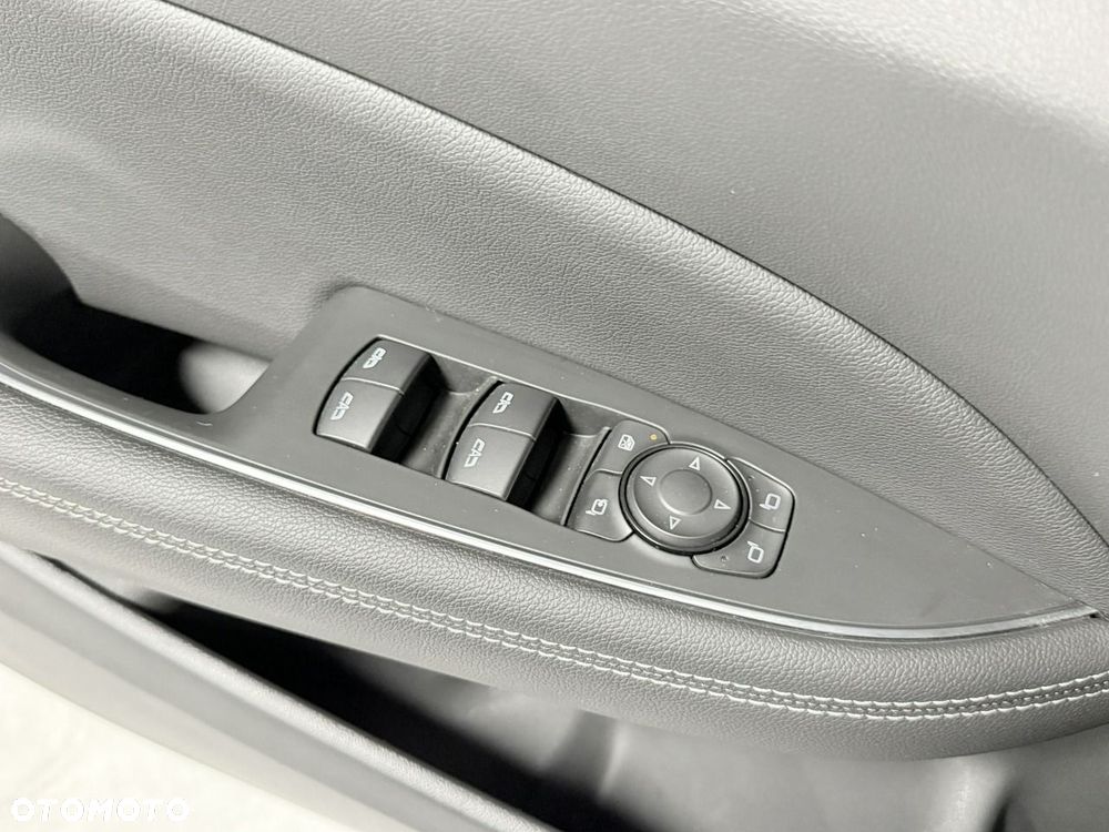 Opel Insignia - 39