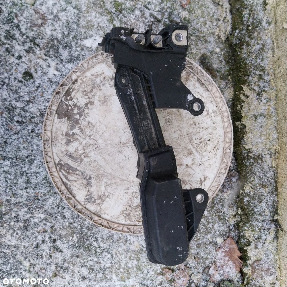 BMW 3' G20 19r ROZDZIELACZ NAPIĘCIA 6842524