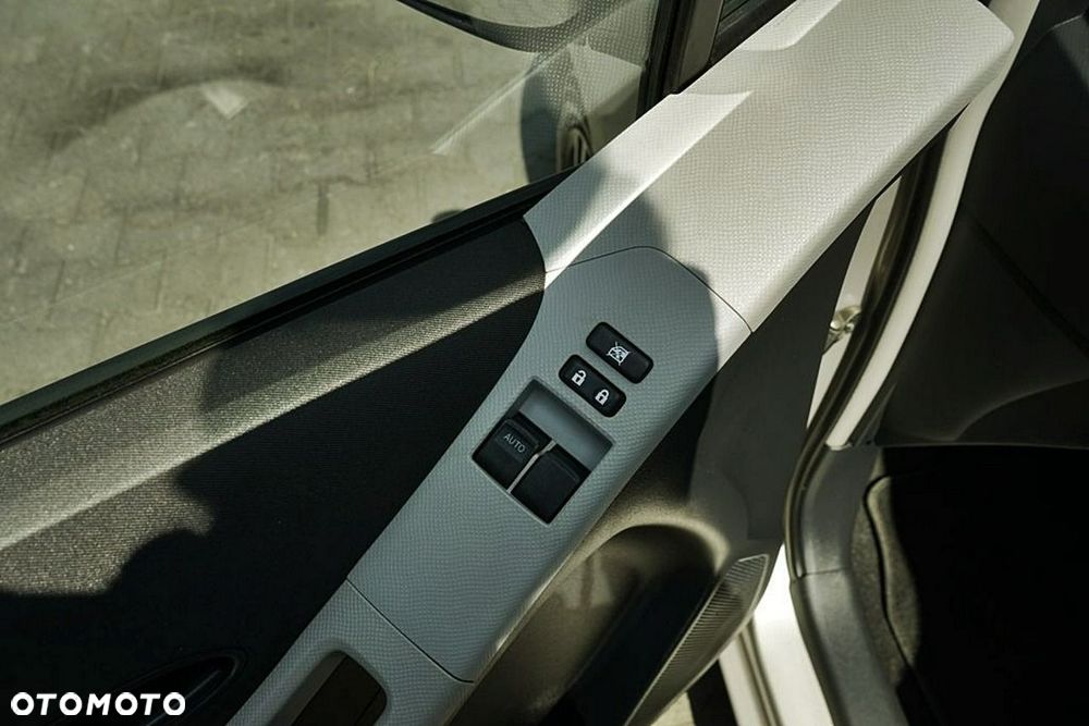 Toyota Yaris - 14