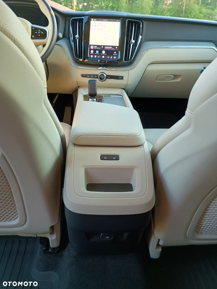Volvo XC 60 - 22