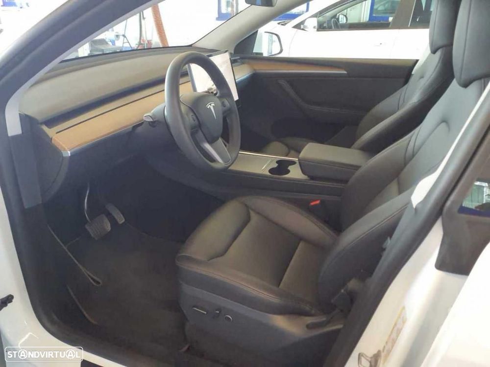 Tesla Model Y RWD - 5