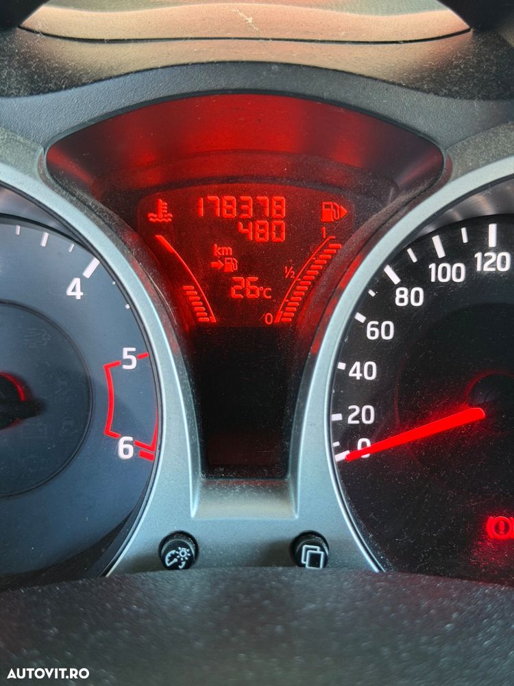Nissan Juke 1.5L dCI Stop/Start Tekna - 9