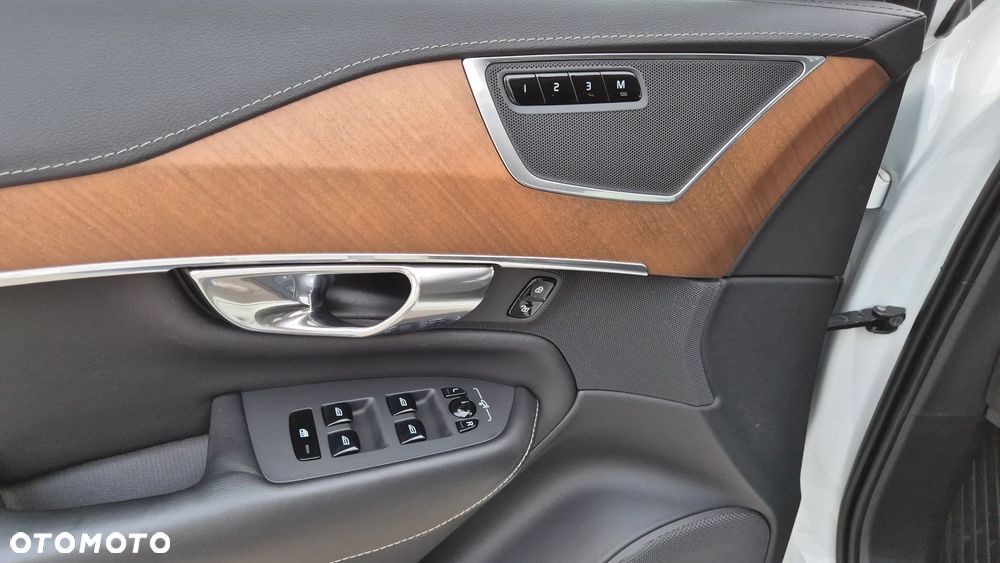 Volvo XC 90 T8 AWD Plug-In Hybrid Inscription 7os - 17