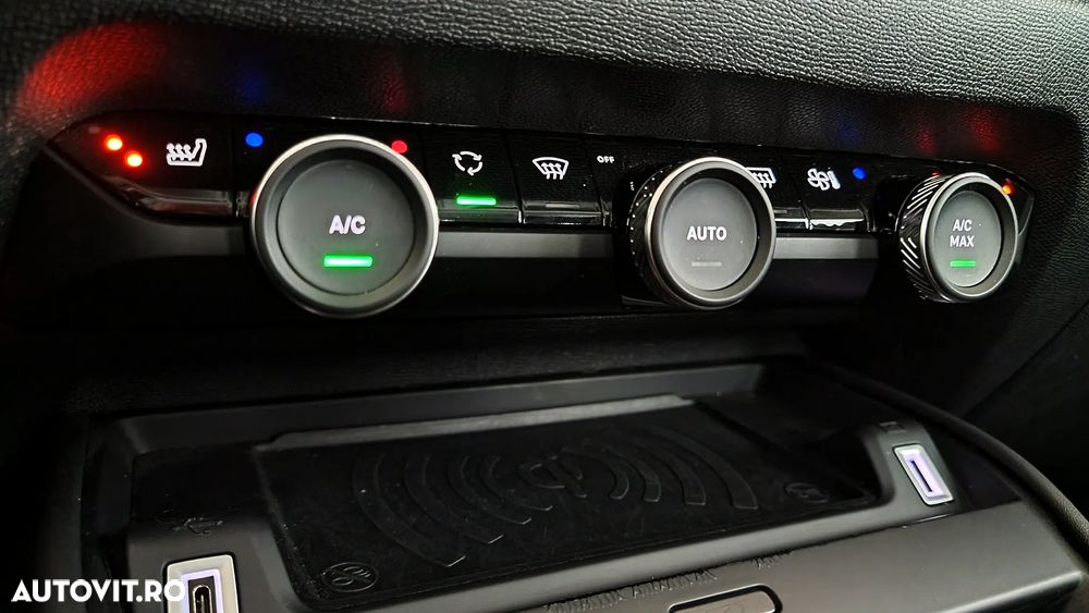 Citroën C4 PureTech 130 Stop&Start EAT8 FEEL PACK - 25