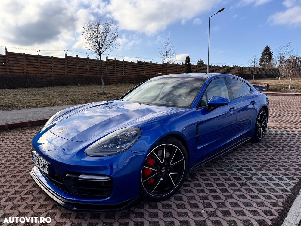 Porsche Panamera - 1
