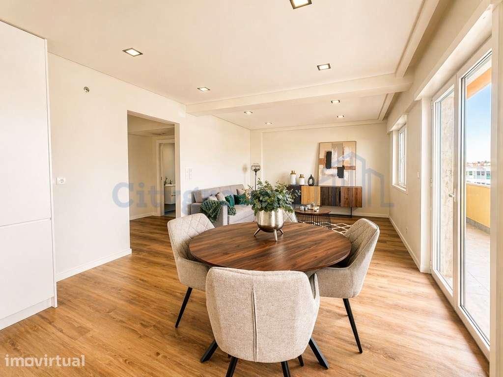 Apartamento T3 com varanda em reabilitação - Benfica - Grande imagem: 4/24