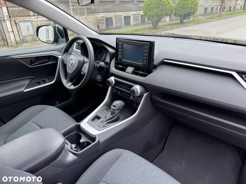 Toyota RAV4 - 18