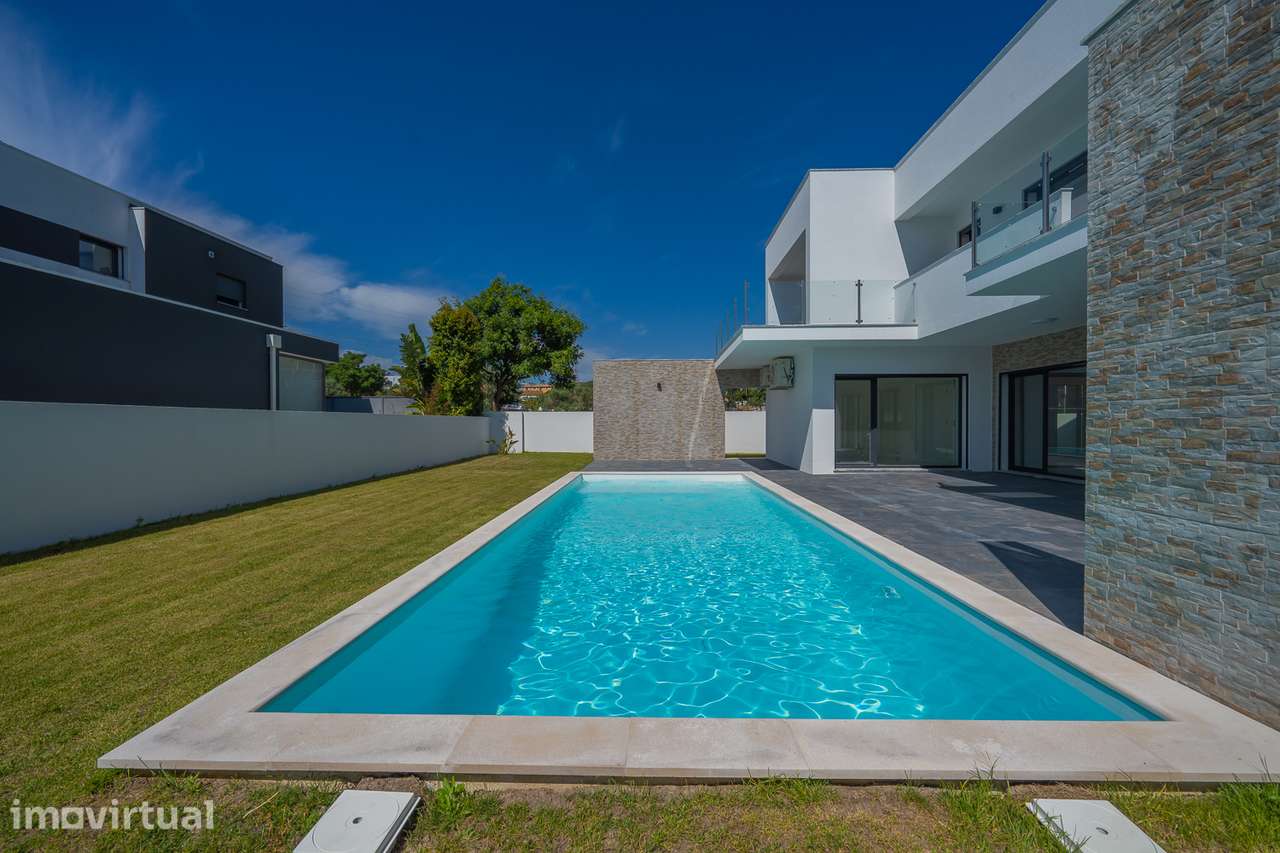 | Maravilhosa Moradia T4 | Piscina | Colégio St. Peter's School | - Grande imagem: 2/49