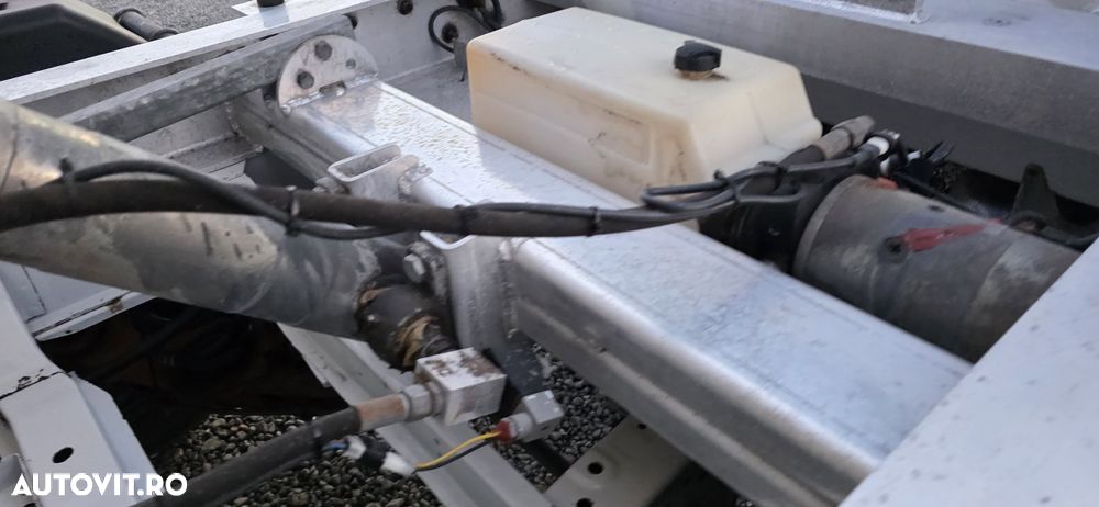 Volkswagen TRANSPORTER face lift 2.0 tdi, 140cp,  186.200 km,           basculabil 3.2t original,  07/2012 (serie 2013).  (factura cu TVA, SEAP , finantare PJ, rate PF - 20