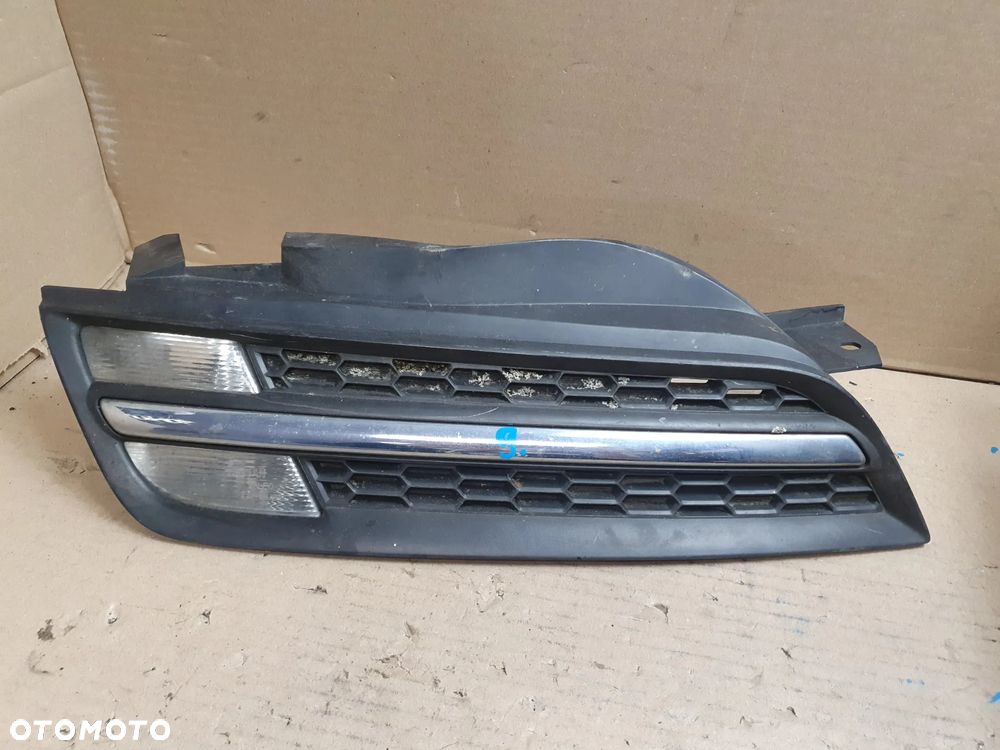 NISSAN MICRA CC CABRIO K12 NERKA GRILL KIERUNKOWSKAZ migacz prawa przód oryginał - 1