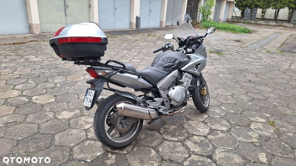 Honda CBF - 4