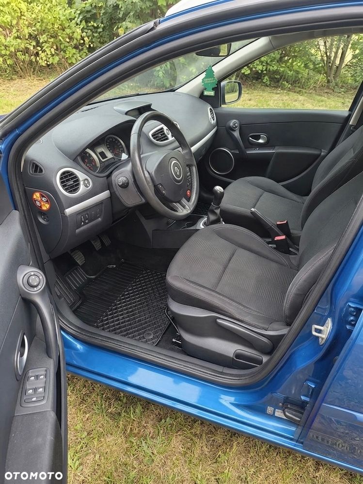 Renault Clio - 8