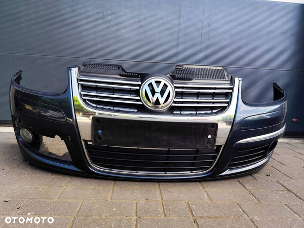 VW GOLF V KOMBI, JETTA - ZDERZAK PRZÓD LC5F