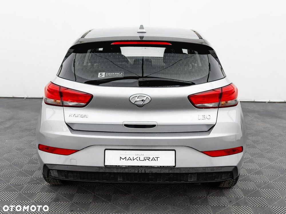 Hyundai i30 1.5 DPI Classic + - 10