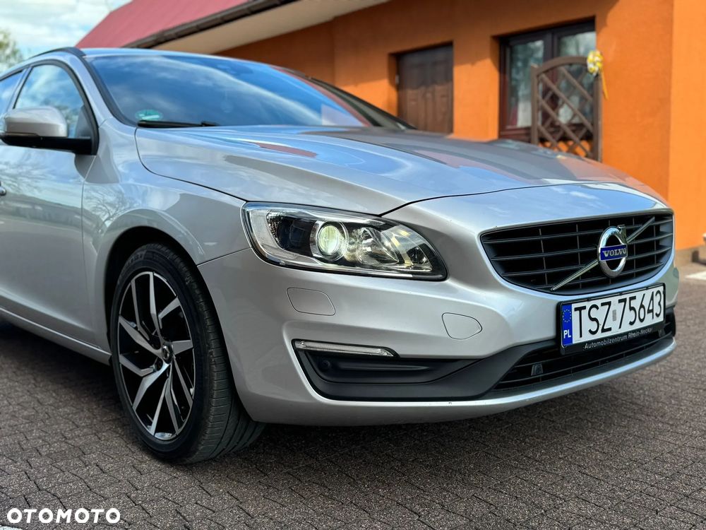 Volvo V60 D4 Momentum - 6