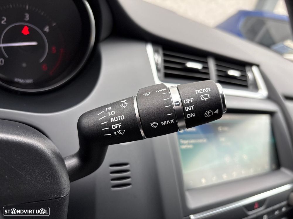 Jaguar E-Pace 2.0 i4D R-Dynamic - 17