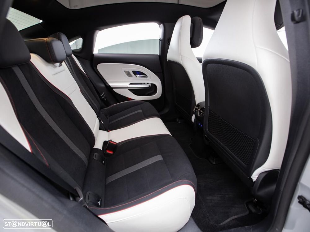 Mercedes-Benz CLA 350 EQ 4Matic - 13