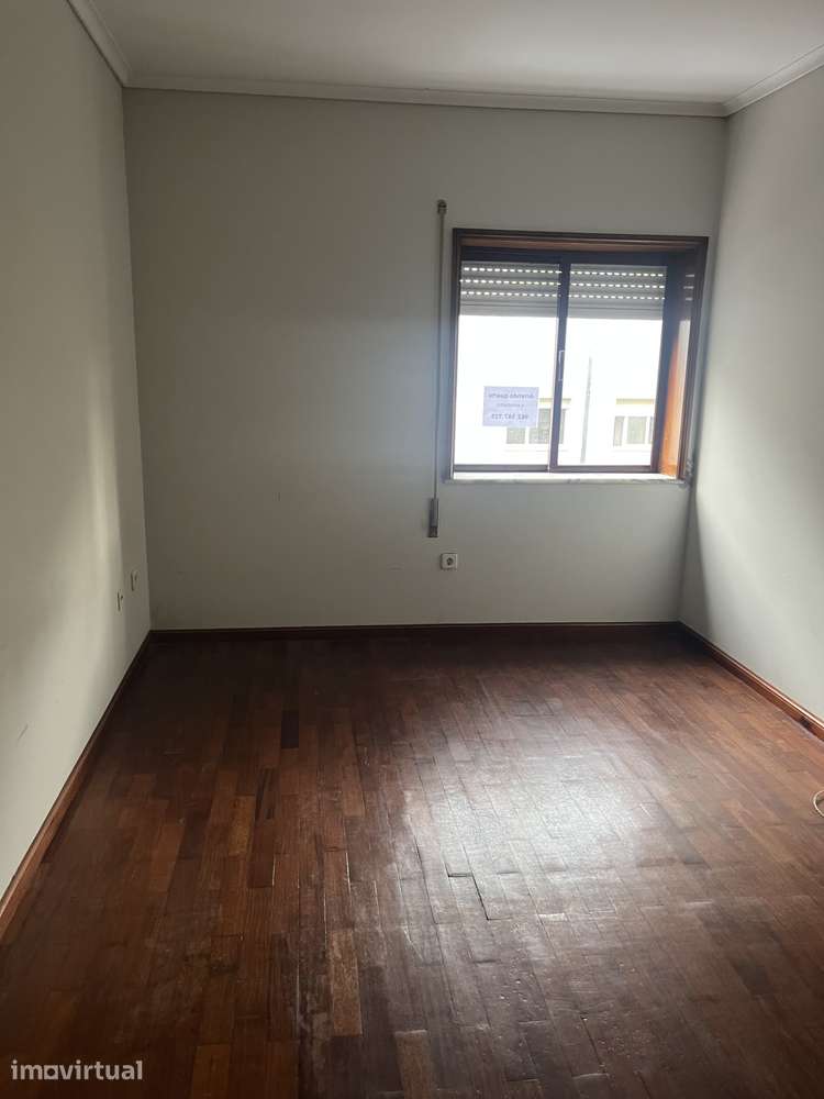 Arrendo quarto a estudante em apartamento de rapazes. - Grande imagem: 2/3