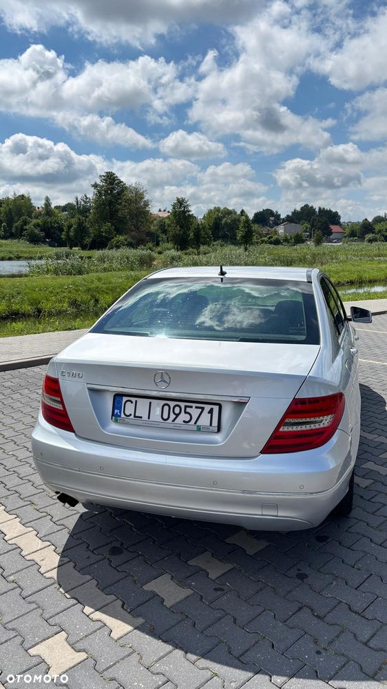 Mercedes-Benz Klasa C 180 CGI BlueEff Avantgarde - 5