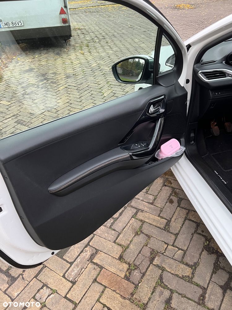 Peugeot 208 1.6 VTi Allure - 12