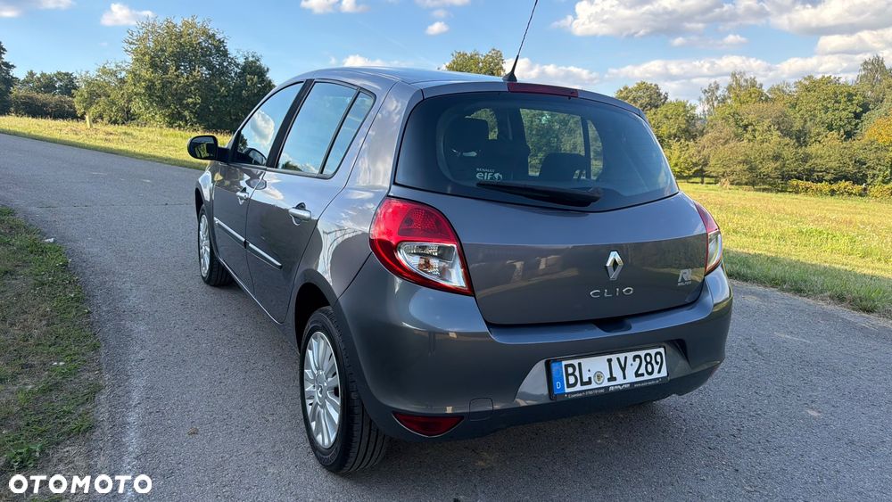 Renault Clio 1.2 16V 75 Yahoo - 9