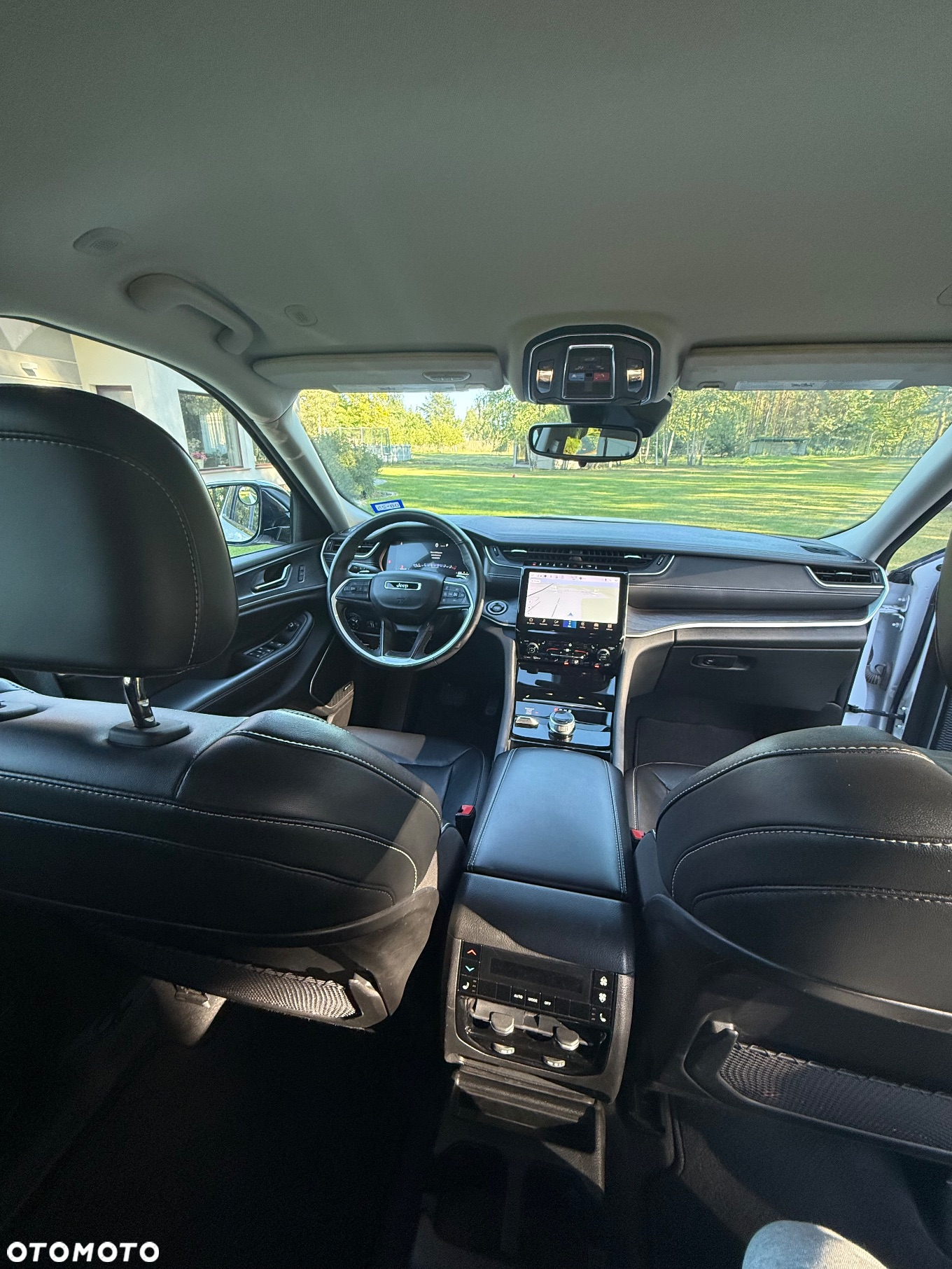 Jeep Grand Cherokee - 16