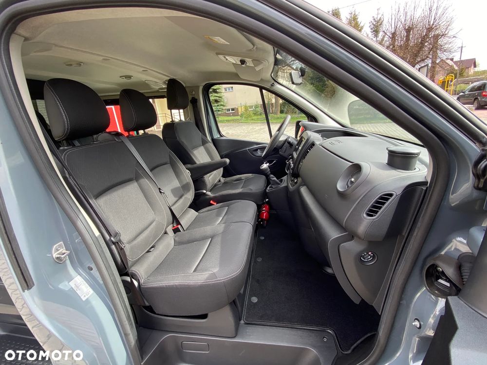 Renault Trafic 2.0 Doka 6 Osobowa Rejestracja 11.2021r Samochód Ciężarowy - 18
