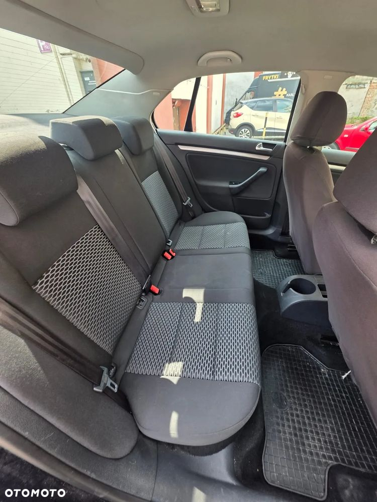 Volkswagen Jetta 1.6 TDI DPF Trendline - 15