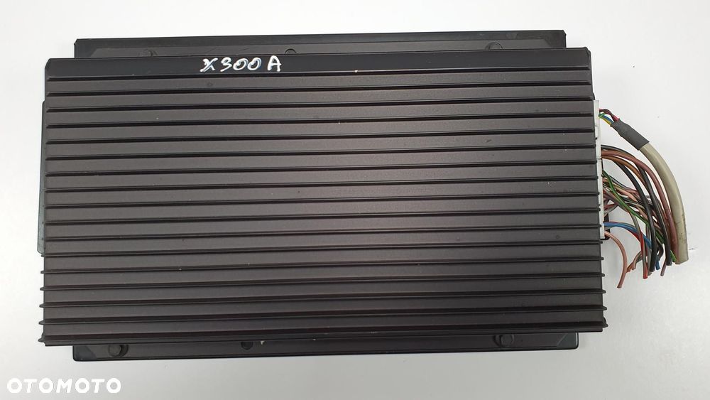 WZMACNIACZ HARMAN KARDON AUDIO JAGUAR XJR X300 - 1