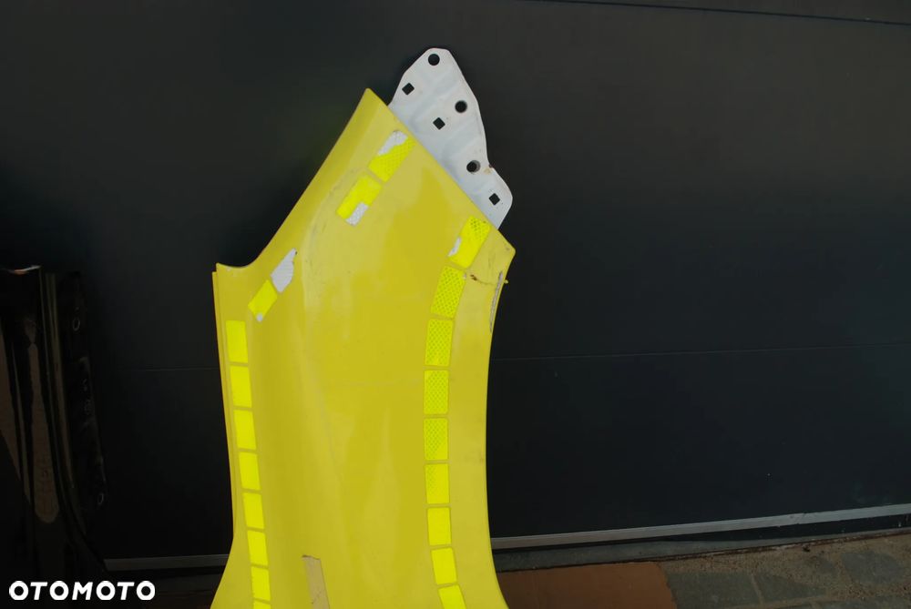 BŁOTNIK PRAWY PRZÓD PRZEDNI TOYOTA HILUX VIII 8 15- - 2