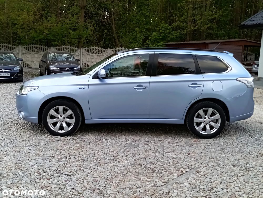 Mitsubishi Outlander 2.0 4WD Plus - 4