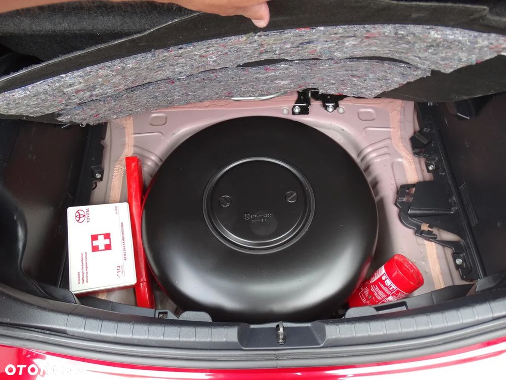 Toyota Yaris 1.0 Life EU6 - 18
