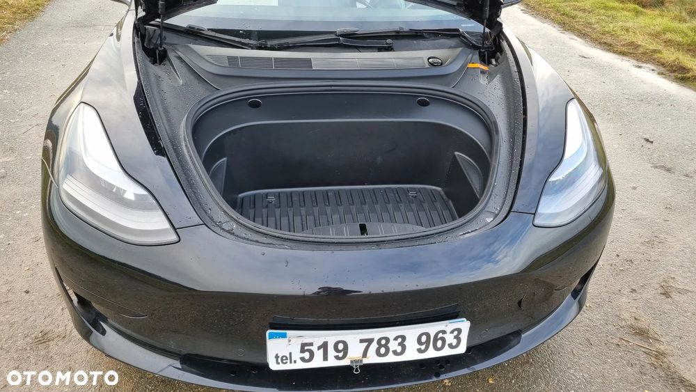 Tesla Model 3 - 7