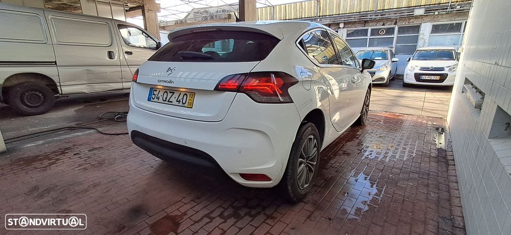 Citroën DS4 1.6 e-HDi So Chic - 11