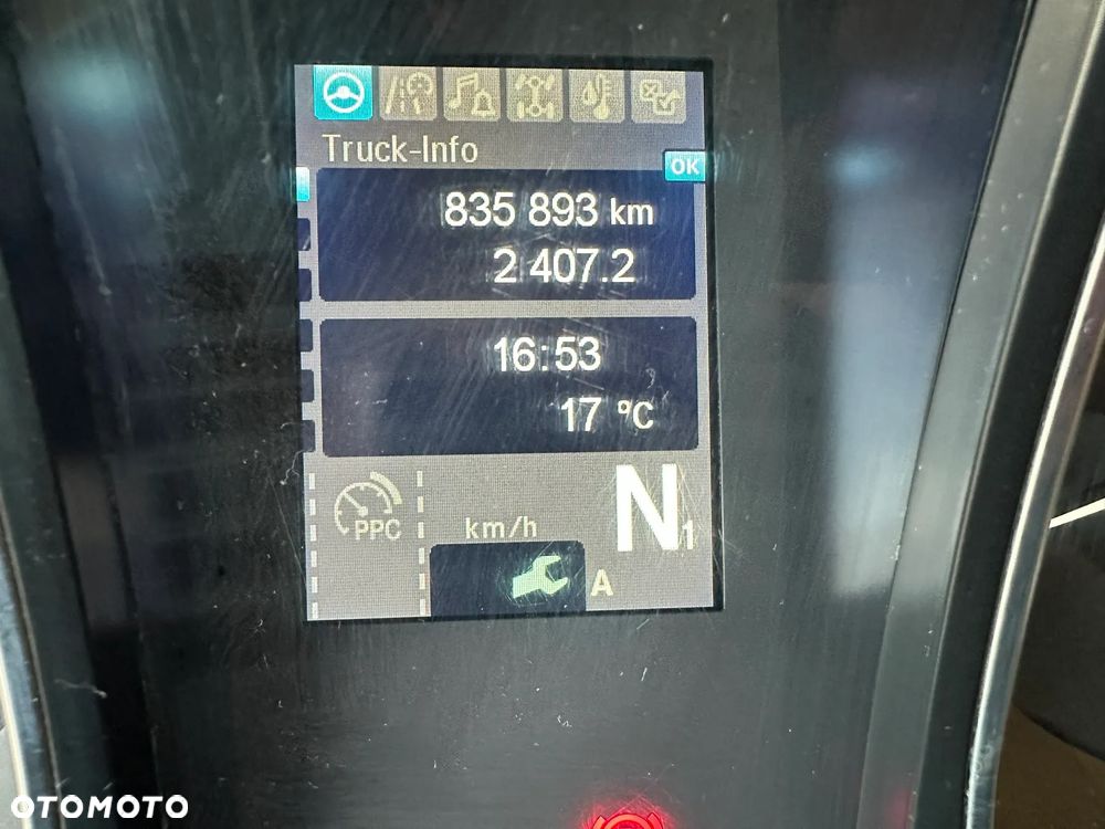 Mercedes-Benz ACTROS - 18