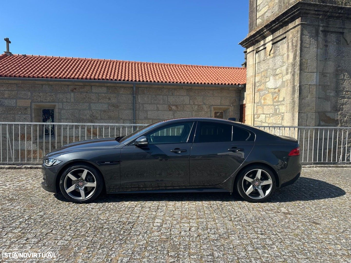 Jaguar XE 2.0 D R-Sport Aut. - 25