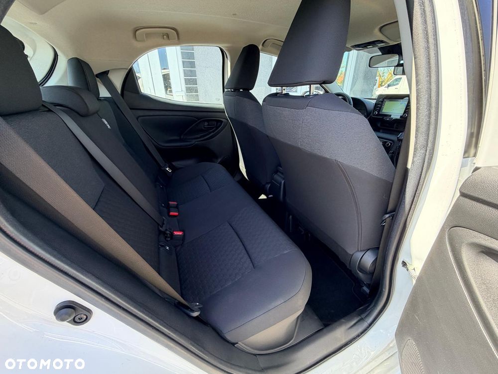 Toyota Yaris - 10